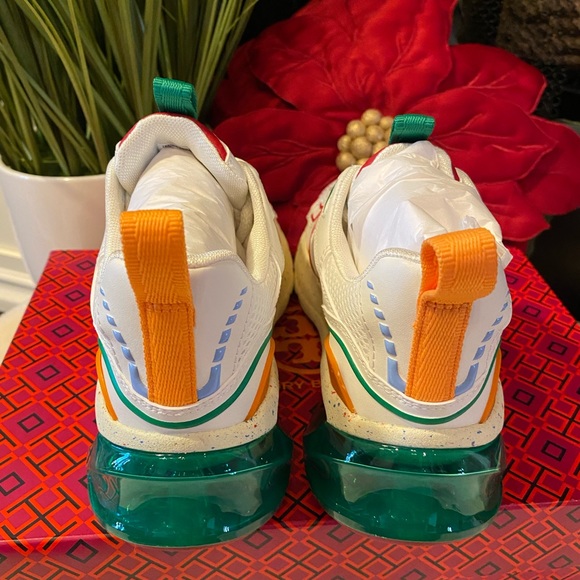 🎉HOST PICK🎉TORY BURCH GOOD LUCK TECH TRAINER - Picture 7 of 11